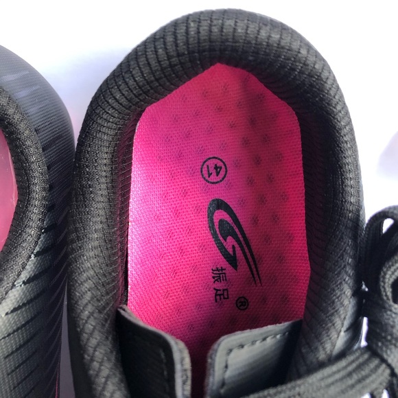 ZHENZU Soccer Cleats - Picture 8 of 10